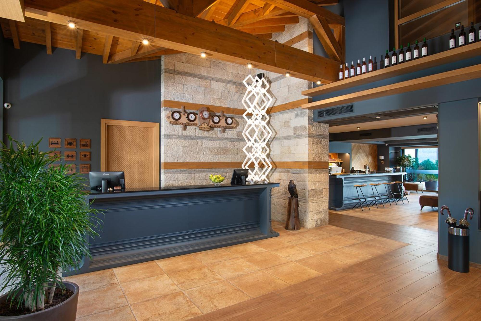 Wine & Spa Hotel Chukara 트리아브나 외부 사진